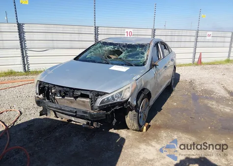 2017 Hyundai Sonata z USA, uszkodzony, nr VIN 5NPE24AF8HH491930